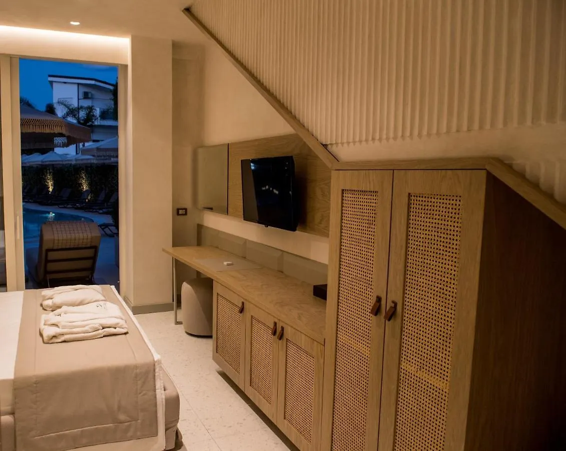 Elite Bay Hotel Lalez Durres 4*,